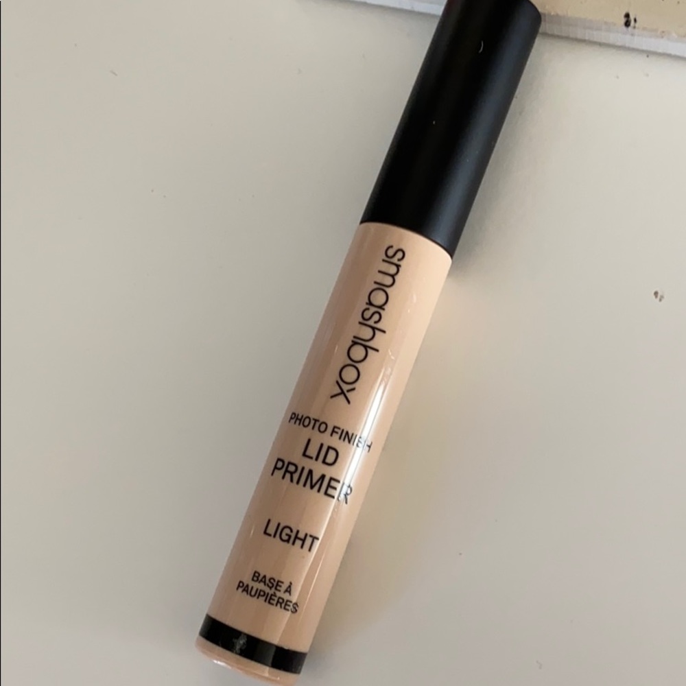 New! Smashbox photo finish lid primer. Light
